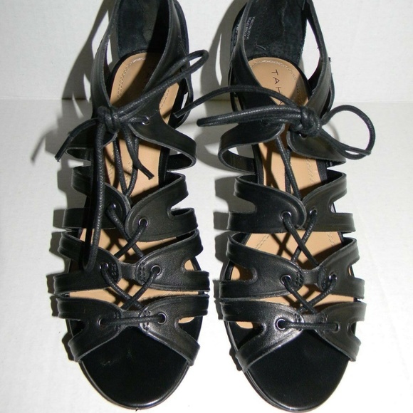 Tahari Black Leather Lace Up Heel Size 6.5 - Picture 3 of 5